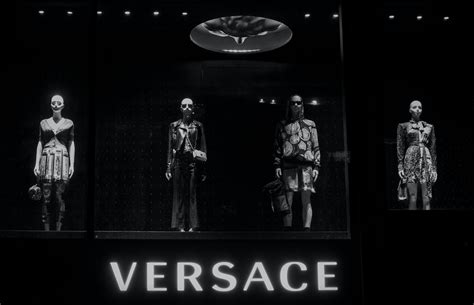 versace kissen imitationen|How to Spot a Fake Versace .